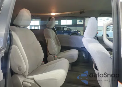 2015 Toyota Sienna Le z USA, uszkodzony, nr VIN 5TDJK3DC7FS105502